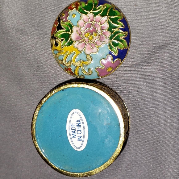 Smithsonian Institute Vintage Stamp Box - Picture 5 of 7